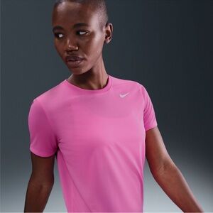 LIKE NEW Nike Women's Dri-FIT Legend T-Shirt in Playful Pink, size Medium